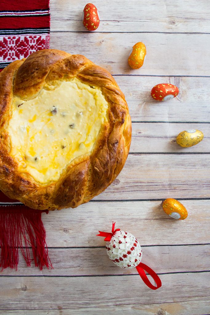easter sweetbread with cheese